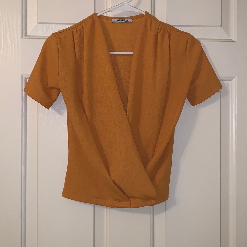 Yellow/gold blouse